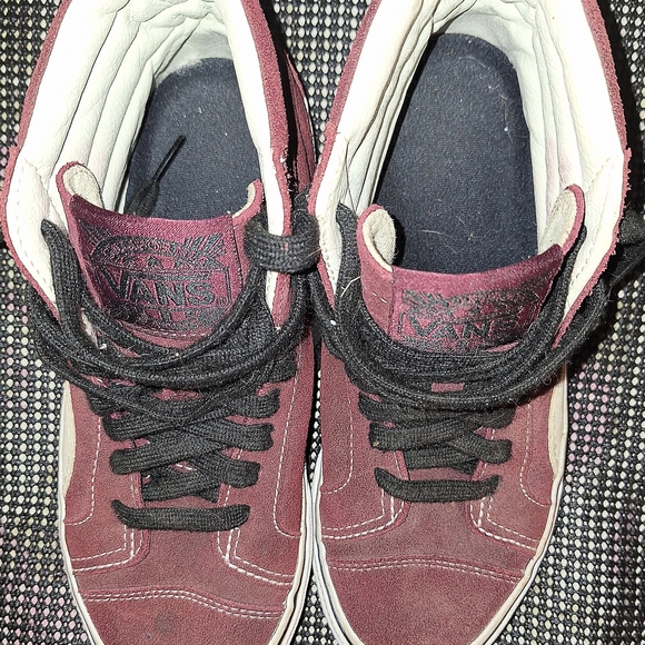 Vans Men’s Sk8-Hi Suede High-Top Sneakers in Burgundy - Picture 13 of 16